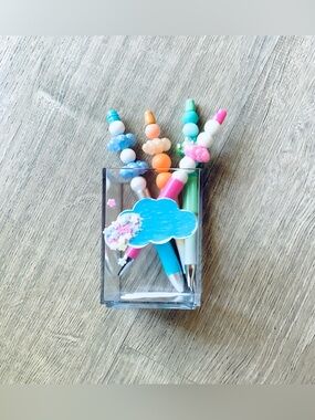 NEW📚 Homemade Crafted Beaded Pens & Acrylic Pen Holder OS